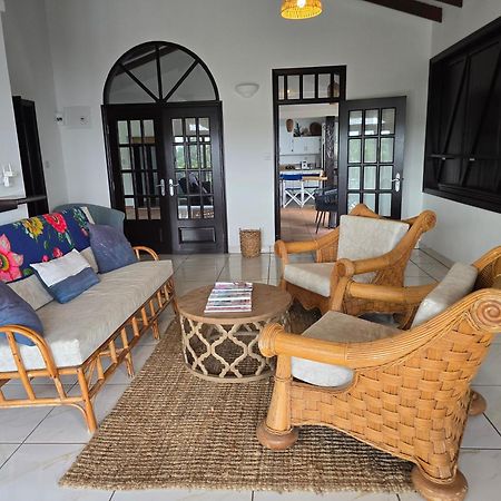 Hodges Bay House Apartment Calibishie ภายนอก รูปภาพ