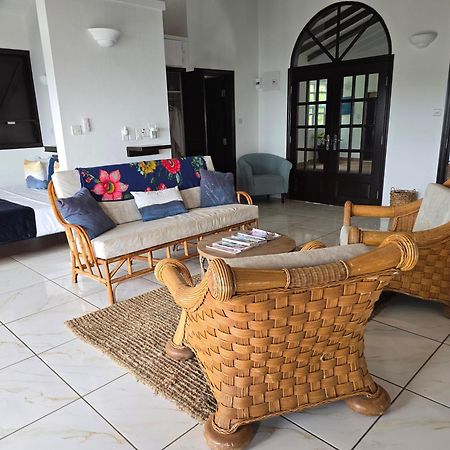 Hodges Bay House Apartment Calibishie ภายนอก รูปภาพ