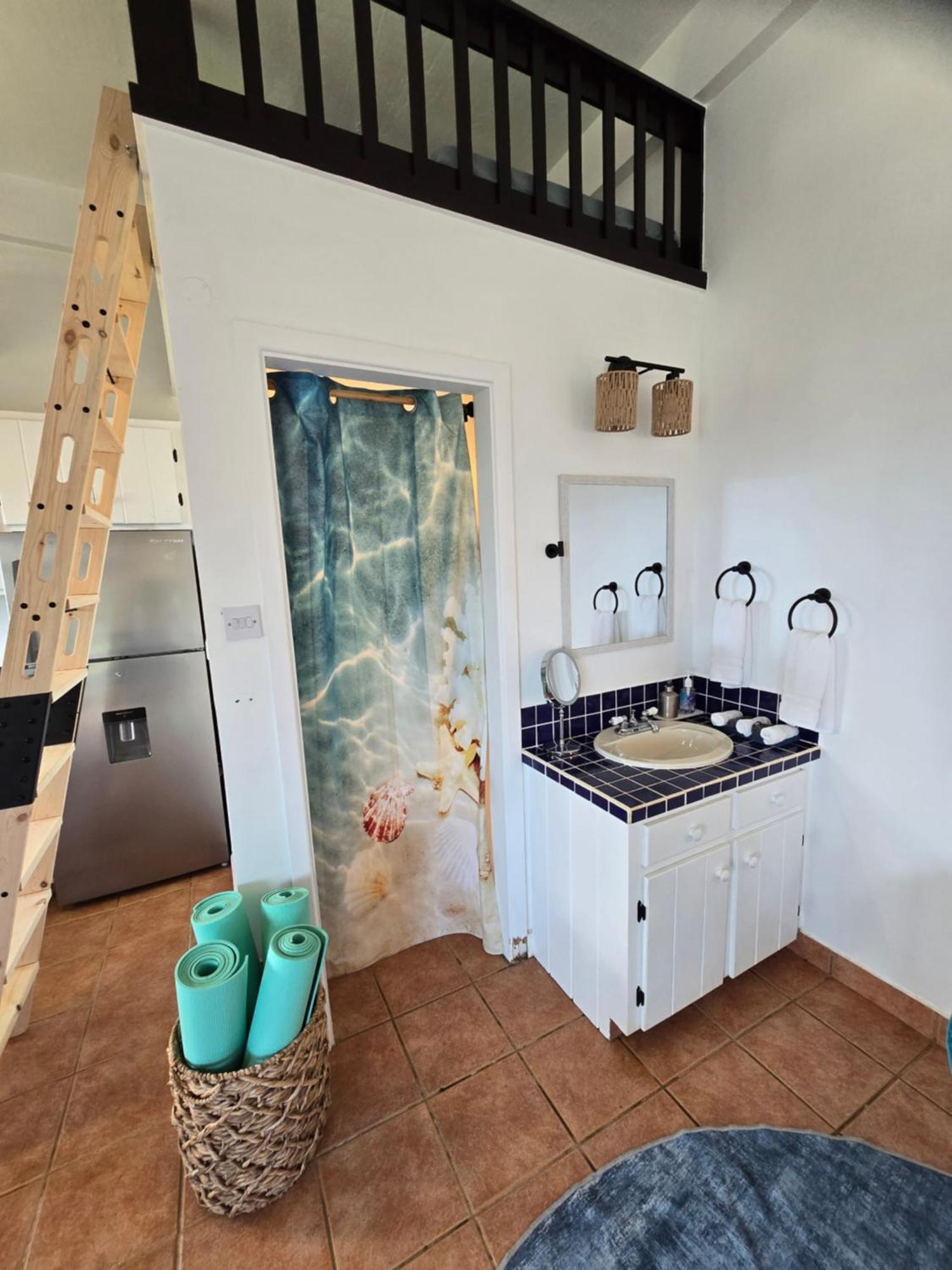 Hodges Bay House Apartment Calibishie ภายนอก รูปภาพ