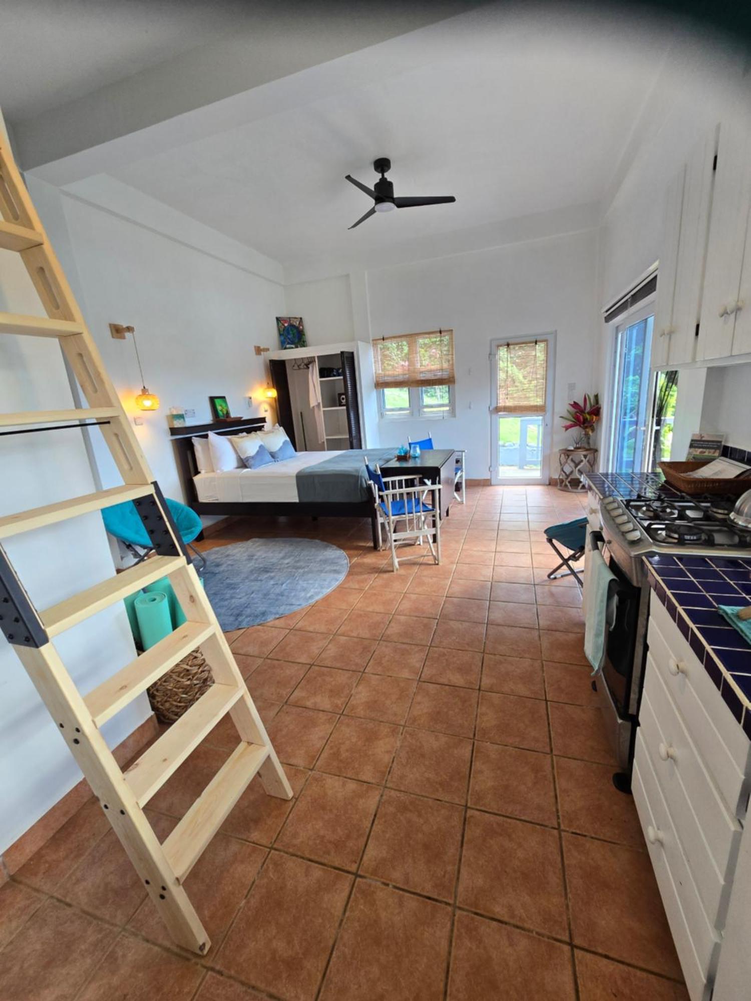 Hodges Bay House Apartment Calibishie ภายนอก รูปภาพ